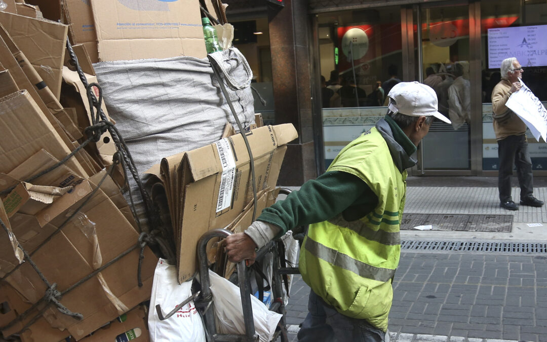 Según la UCA, la pobreza supera el 43 por ciento